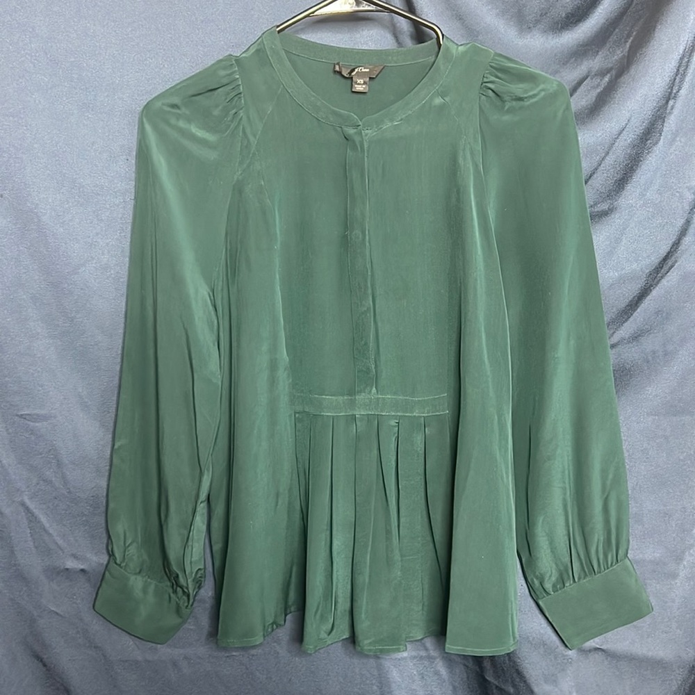 J. Crew 100% Silk Blouse Pleated Front Green Size Medium Awww